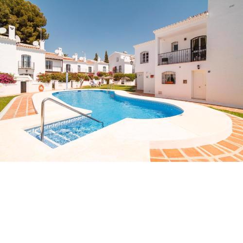 Los Pinos 25 Villas Casasol