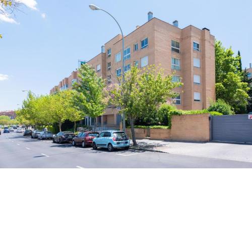 Los Robles Stylish & Modern 1 Bedroom Apartment in Madrid Conde Orgaz