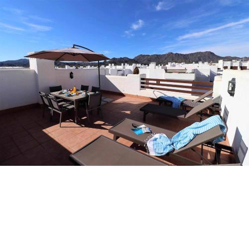 Los Veleros apartamento frente al mar con azotea y piscina compartida