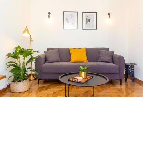 Loucas apartment