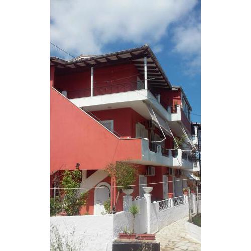 Loula's Apartments