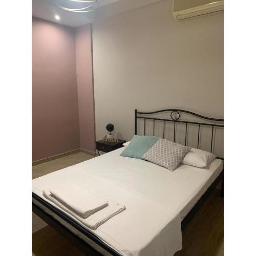 Loutraki Downtown Studio Apartment