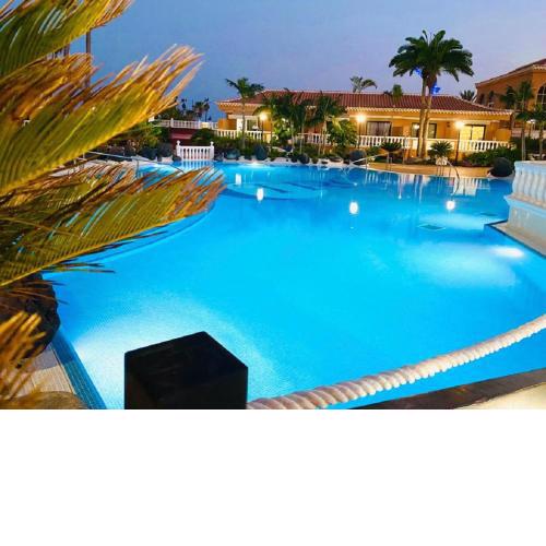 Love dreams ,vista mar ,junto a la playa y piscina climatizada