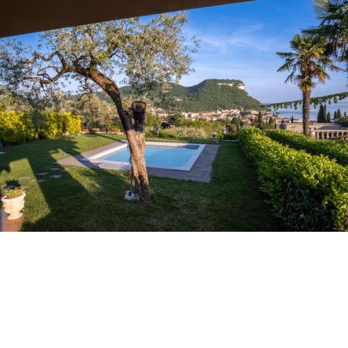 Love Nest with Pool and Lake view