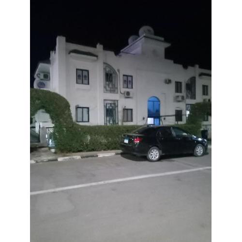 Lovely 1 bedroom vacation with free parking .