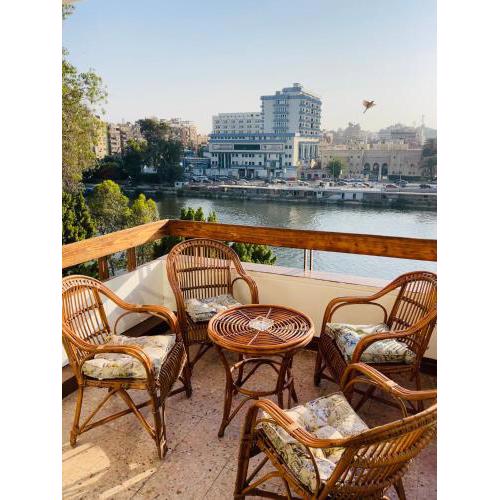 Lovely 2 BDR apartment with direct Nile view