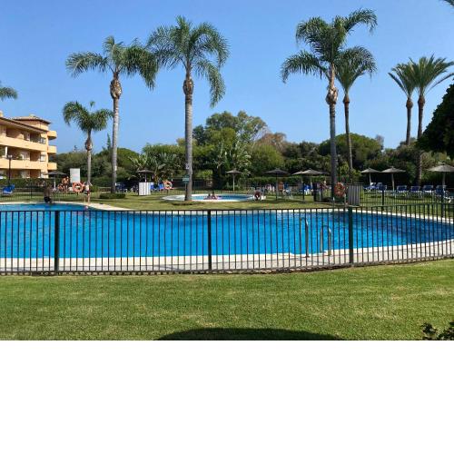 Lovely 2-Bed Apartment in Elviria Nr Marbella