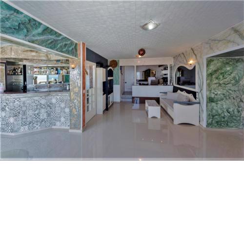 Lovely 2-Bed Apartment in HER
