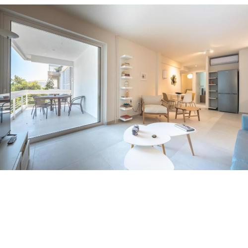 Lovely 2 Bedroom Apartment Vouliagmeni