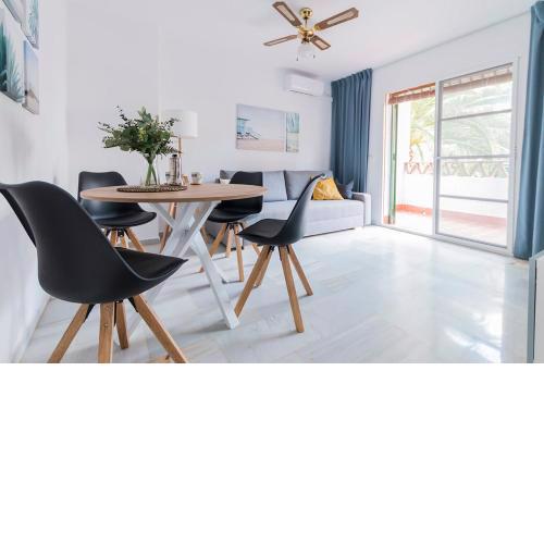 Lovely 2 Bedroom Apartment w/ large garden + pools