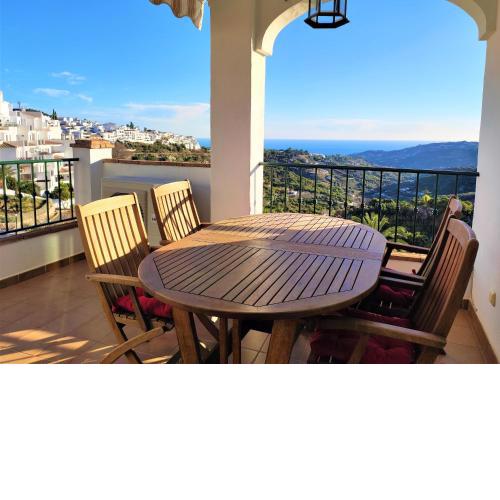 Lovely 2 bedroom apartment with sea view, Frigiliana