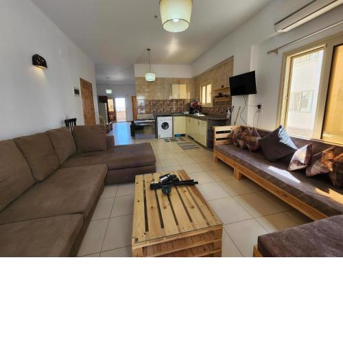 lovely 2 bedroom apartment