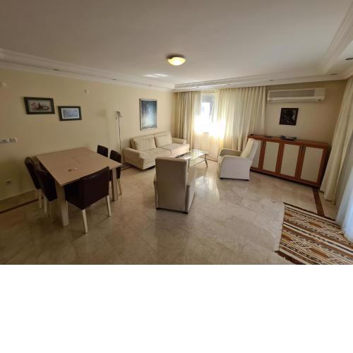 Lovely 2-bedroom condo with pool, Oba district