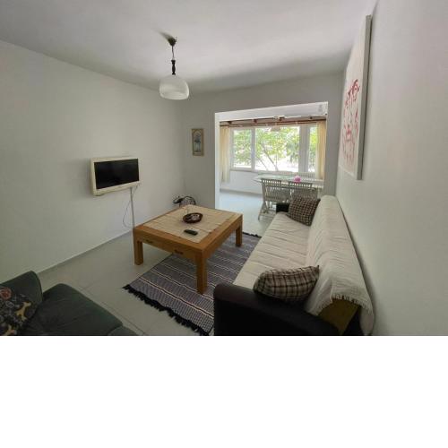 Lovely 2 bedroom house in the heart of the city