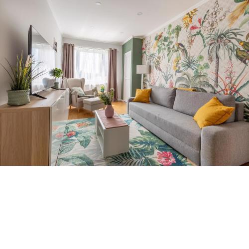 Lovely 2-bedroom in The Center with View&Balcony