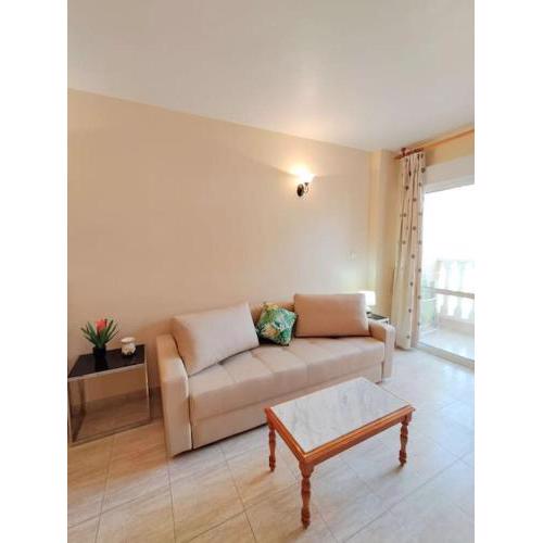Lovely 2-bedroom vacation home with community pool