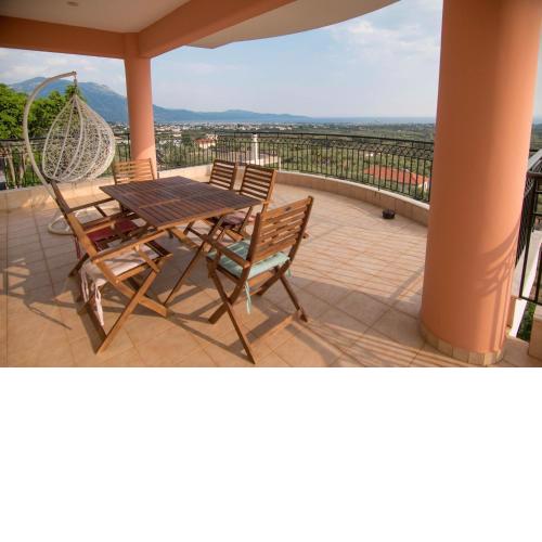 Lovely 3-bedroom rental unit with alluring views