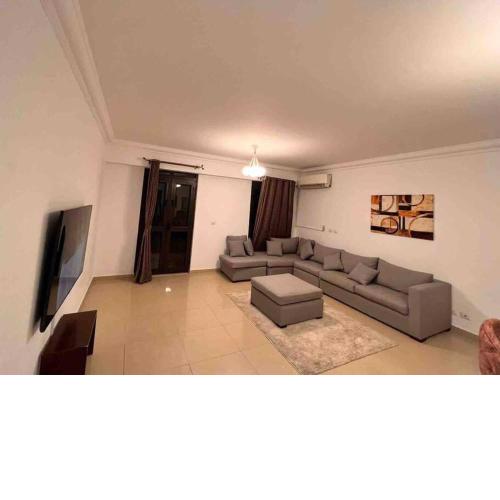 Lovely 3-BR Hotel Apt in Madinaty Garden view