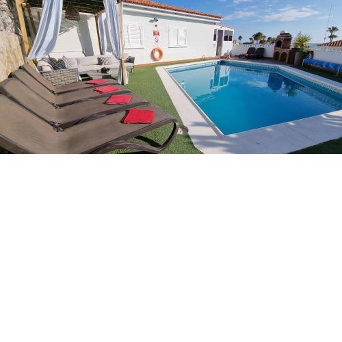 Lovely 4-Bed Villa with ocean views in Sueno Azul