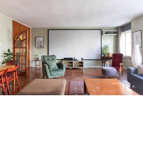 Lovely and Central 2BR in Moda!