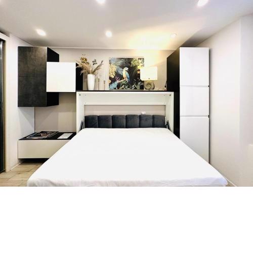 Lovely and cosy white apartment