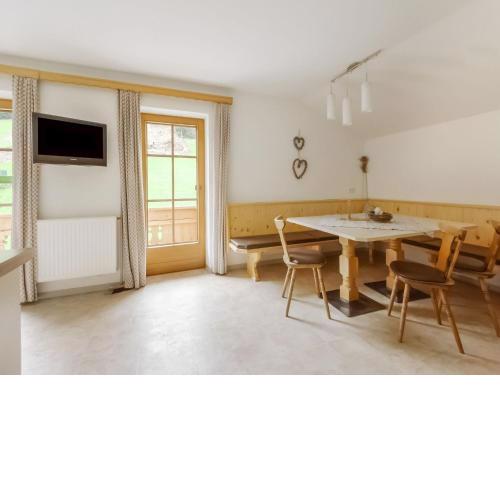 Lovely Apartment in Hainzenberg next to Forest