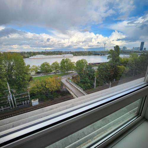 Lovely Apartment in Vienna for 4 on the Danube