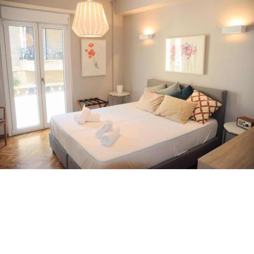 Lovely apartment under the Acropolis
