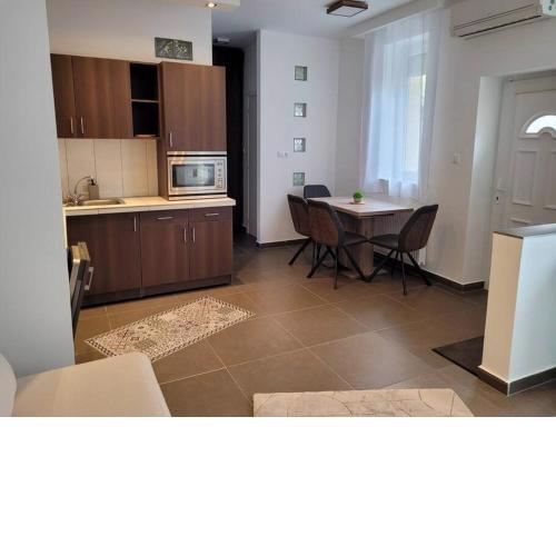 Lovely Apartment with free parking