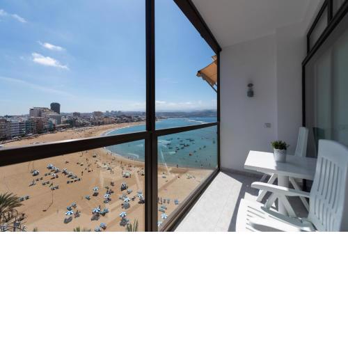 Lovely balcony sea views By CanariasGetaway
