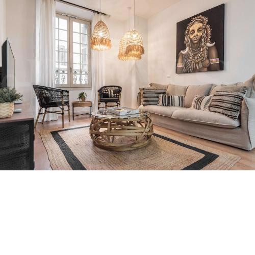 Lovely Boho apartment with parking - Historic Center
