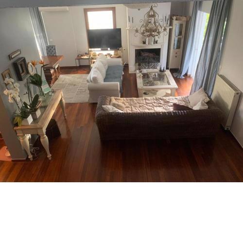 Lovely family home with relaxing areas