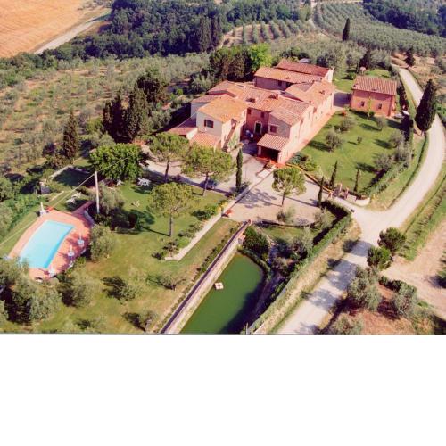 Lovely Farmhouse in Castelfiorentino with Garden