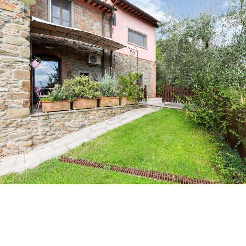Lovely Farmhouse in Pian di Scò with Barbecue
