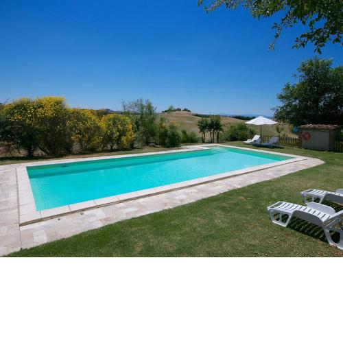 Lovely farmhouse in Tuscany with panoramic view