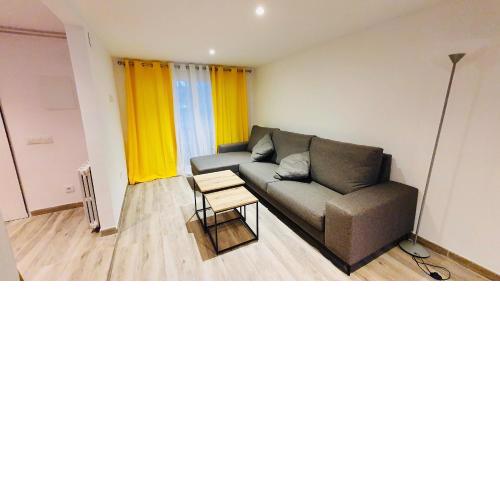 LOVELY FLAT IN COSTA BRAVA SAGARÓ, GARDEN, POOL AACC & WI-FI - 4 Pax