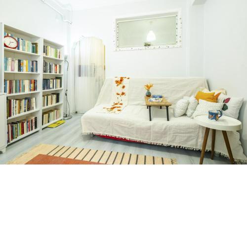 Lovely Flat near Public Transportation in Cihangir