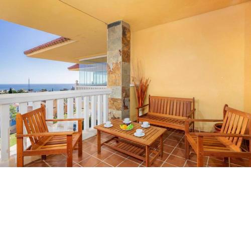 Lovely flat with open pool in El Higueron Ref 106