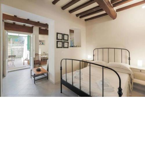 lovely garden home in san frediano