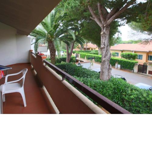 Lovely Holiday Home in Giannella near Beach