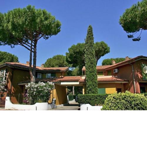 Lovely Holiday Home in Giannella nera Sea
