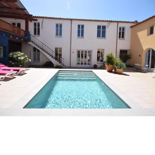 Lovely holiday home in Sant Feliu de Guixols with pool