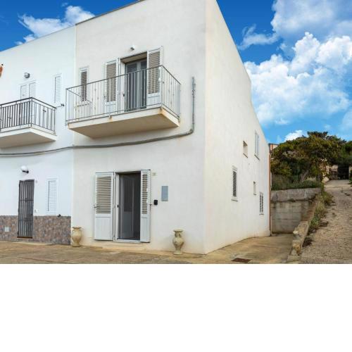 Lovely holiday home in Sicily with sea view