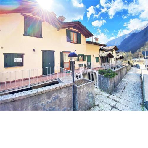 Lovely holiday home in Valbondione with balcony