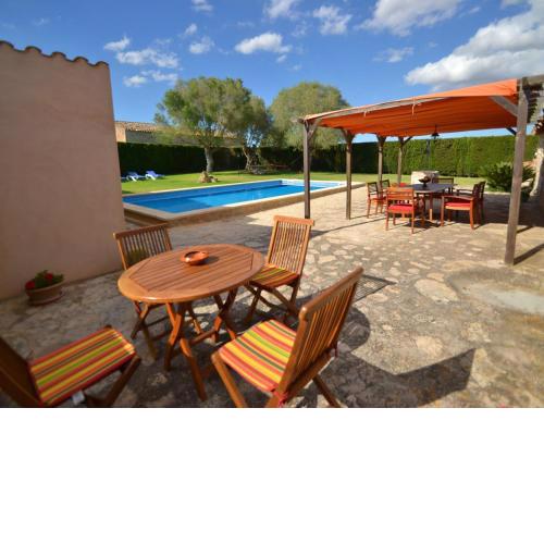 Lovely Holiday Home in Vilafranca de Bonany with Pool and large garden