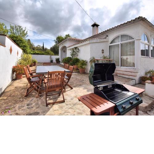 Lovely Holiday Home with Private Swimming Pool in Almog a