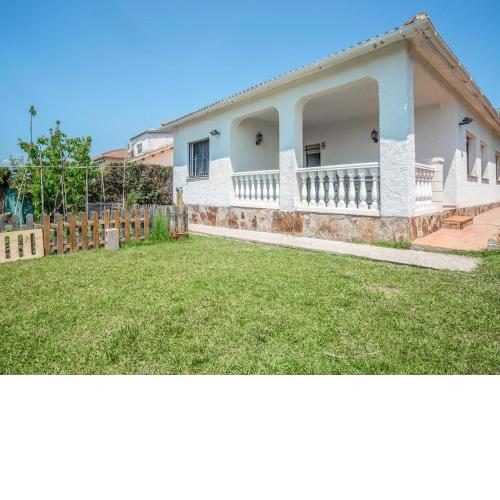 Lovely house with a huge garden