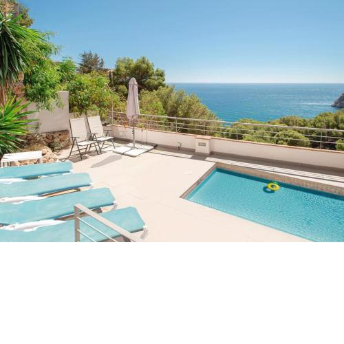 Lovely house with sunny terraces