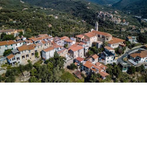 Lovely renovated apartment near Dolcedo