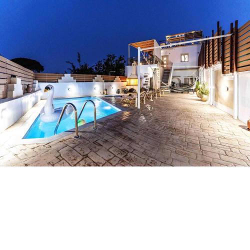 Lovely renovated villa with pool, up to 8 persons